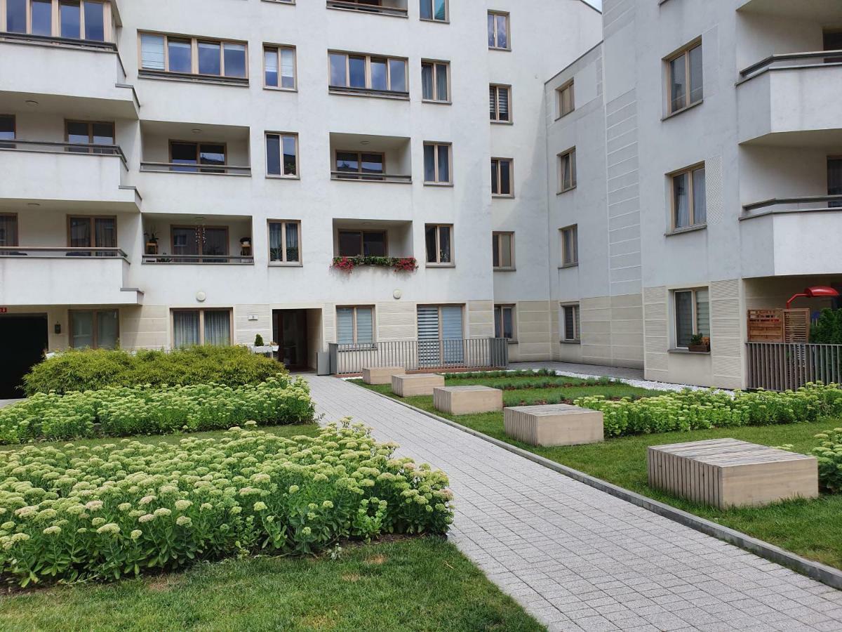 Private Garden In City Center P4You Pl Krakau Exterior foto